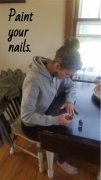 Amanda-Paint-your-nails-(1).jpg